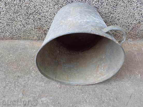 Delivery of Old galvanized trough, household courtyard bowl
