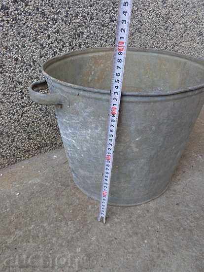 Old galvanized trough, household courtyard bowl - 5