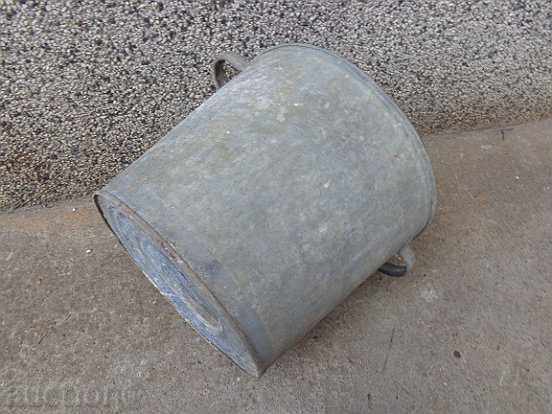 Old galvanized trough, household courtyard bowl - 6