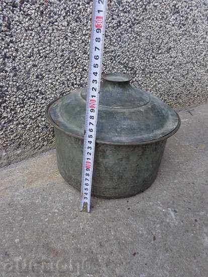 An old tinned pot, a baker's copper pot with lid with price 94.00 BGN | € 48.06 An old tinned pot, a baker's copper pot with lid with price 94.00 BGN | € 48.06