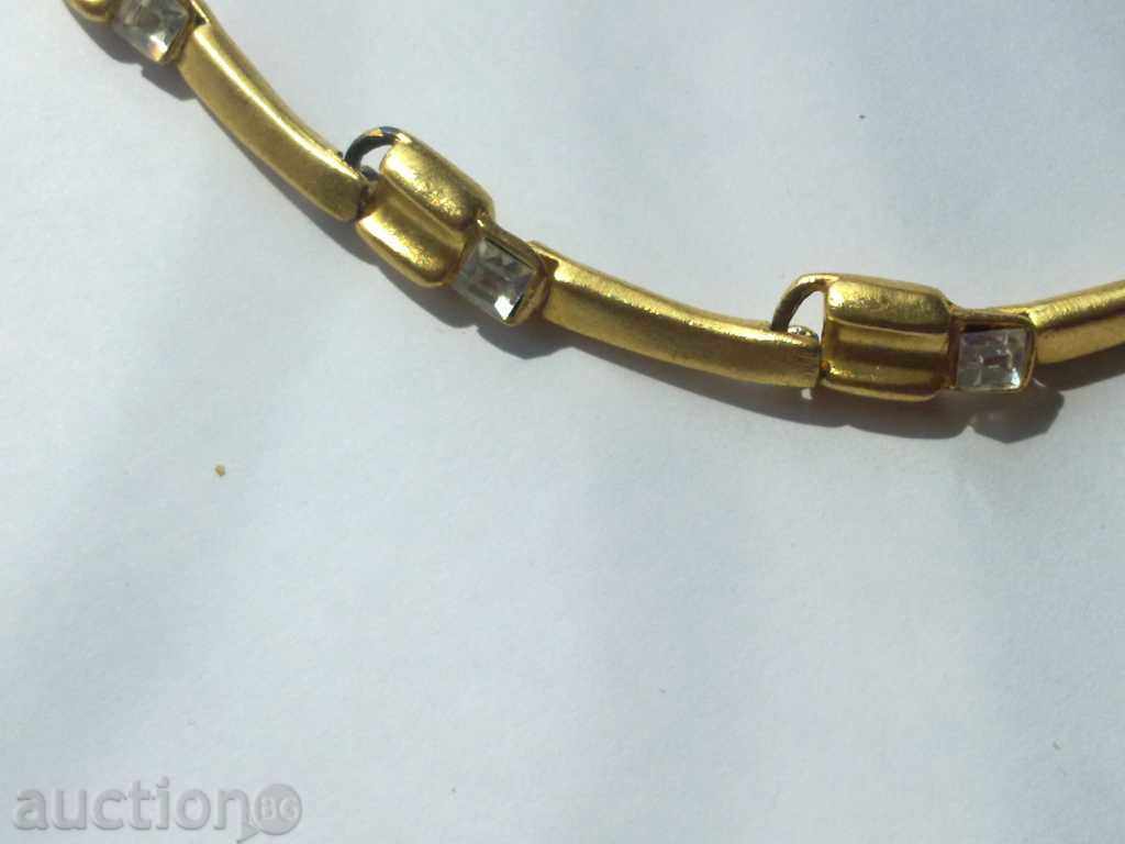 Colier placat cu aur cu preț 45.00 BGN | € 23.01 Colier placat cu aur cu preț 45.00 BGN | € 23.01