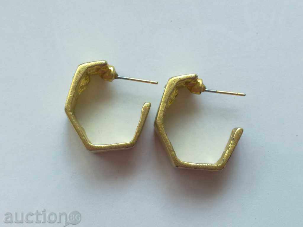 Επίχρυσο σκουλαρίκια χωρίς κλιπ με τιμή 8.00 BGN | € 4.09 Επίχρυσο σκουλαρίκια χωρίς κλιπ με τιμή 8.00 BGN | € 4.09