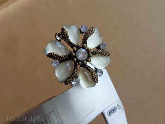 An old ring, a jewel, a jewel - 5