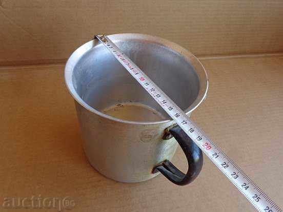 Delivery of Aluminum Milk from Soviet Republic of Bulgaria USSR Delivery of Aluminum Milk from Soviet Republic of Bulgaria USSR