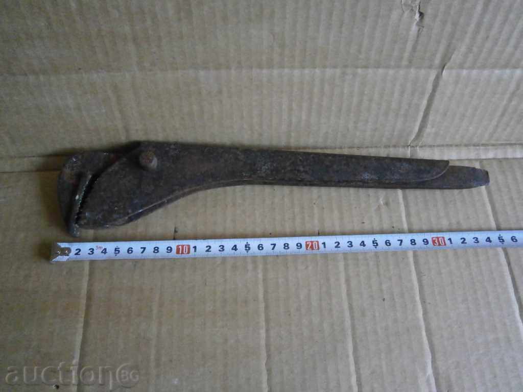 old big water faucet vintage retro with price 41.00 BGN | € 20.96 old big water faucet vintage retro with price 41.00 BGN | € 20.96