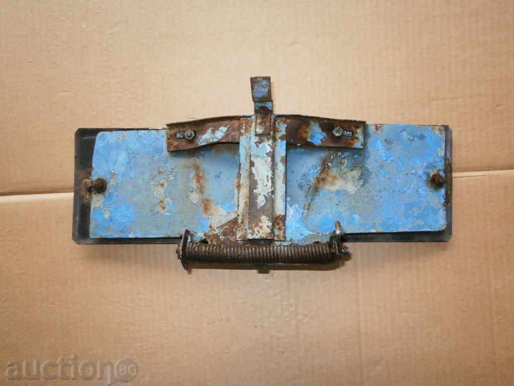 Delivery of old retro number with tank cover