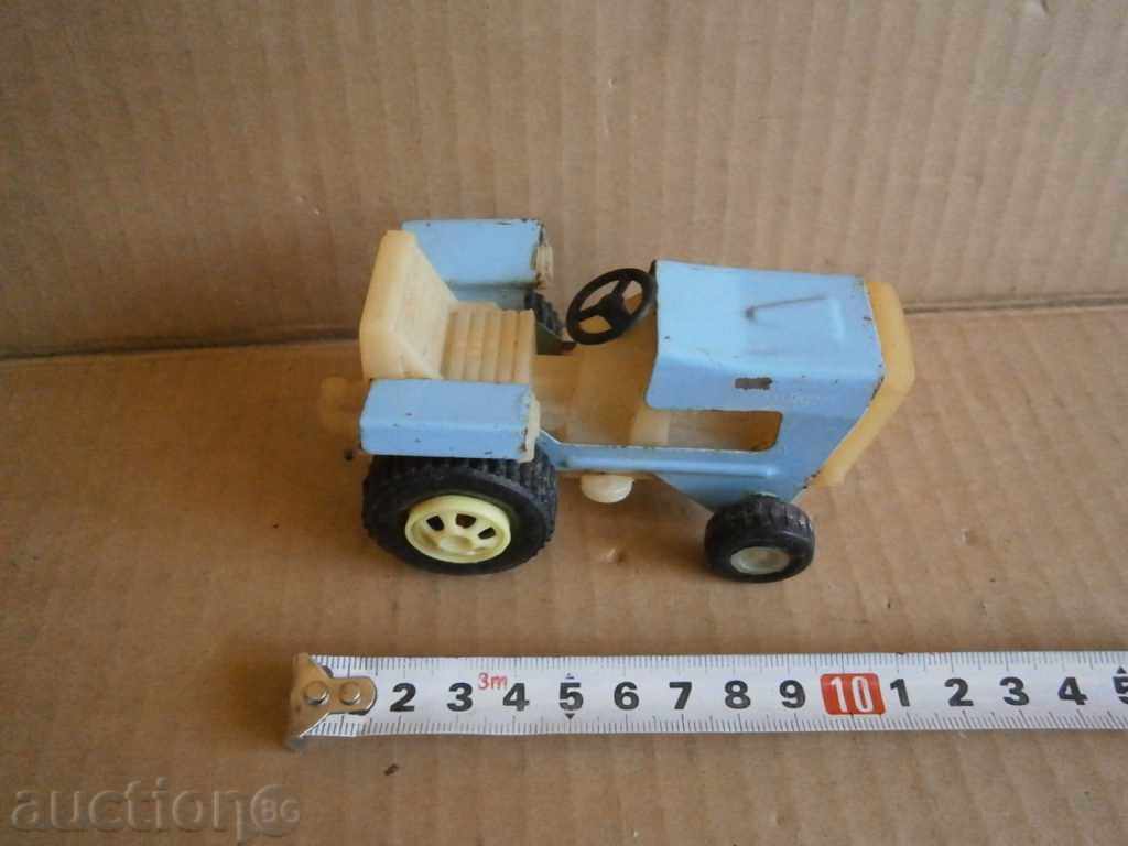 metal toy tractor tractor with price 10.00 BGN | € 5.11
