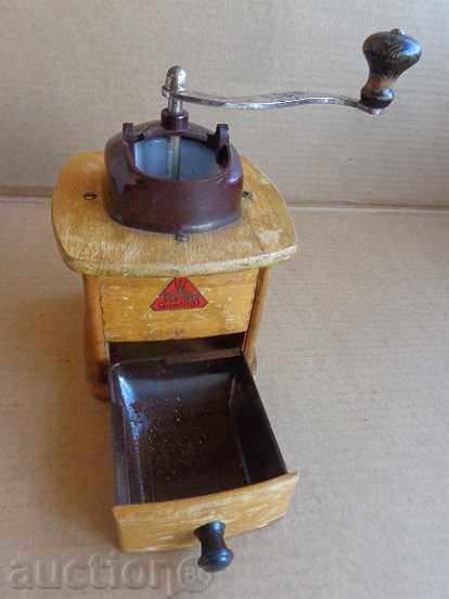 Παλιά μύλος για μπαχαρικά, ο καφές, το ξύλο και βακελίτη με τιμή 55.00 BGN | € 28.12 Παλιά μύλος για μπαχαρικά, ο καφές, το ξύλο και βακελίτη με τιμή 55.00 BGN | € 28.12