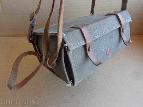 Old medical bag Second World War, Red Cross - 5
