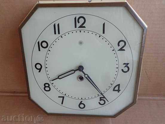 Παράδοση Παλιά ρολόι πρώιμων σοσιαλιστικών Παράδοση Παλιά ρολόι πρώιμων σοσιαλιστικών