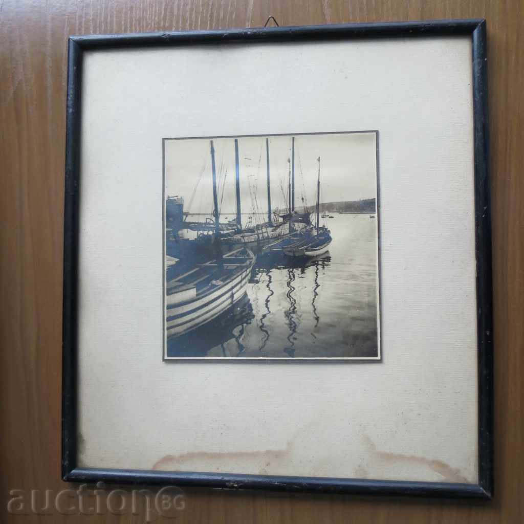 OLD ARTISTIC PHOTOGRAPHY - FRAME with price 17.99 BGN | € 9.20 OLD ARTISTIC PHOTOGRAPHY - FRAME with price 17.99 BGN | € 9.20