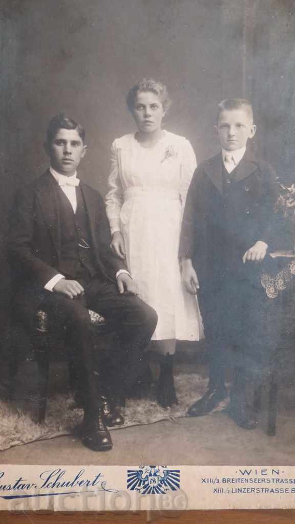 OLD PHOTO - CARDBOARD with price 7.99 BGN | € 4.09 OLD PHOTO - CARDBOARD with price 7.99 BGN | € 4.09