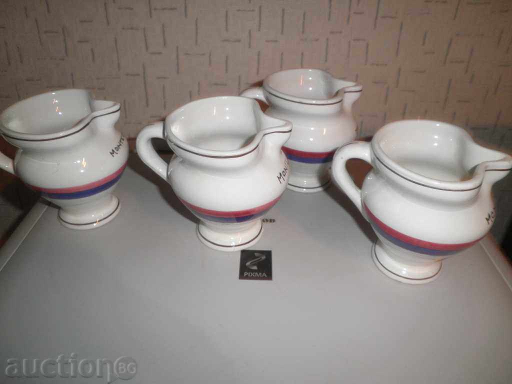 Porcelain jugs with price 12.00 BGN | € 6.14