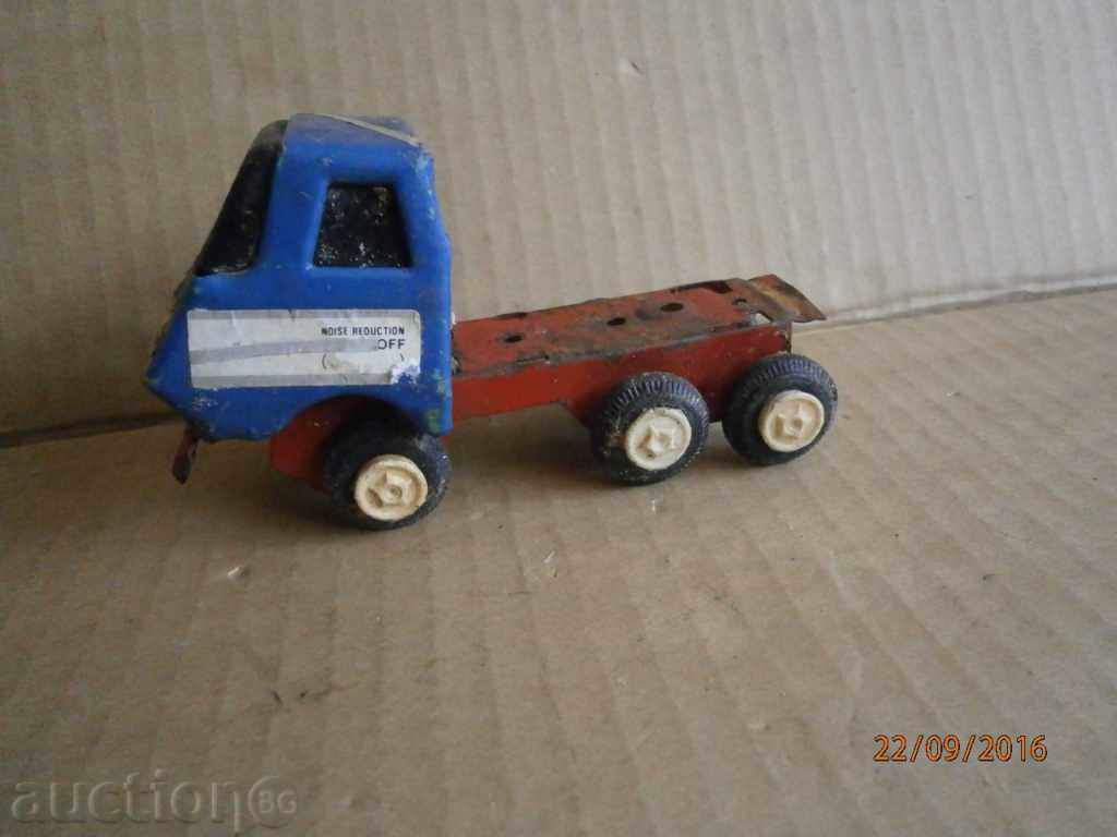 a little cameo from the 70s tin toy with price 21.00 BGN | € 10.74 a little cameo from the 70s tin toy with price 21.00 BGN | € 10.74