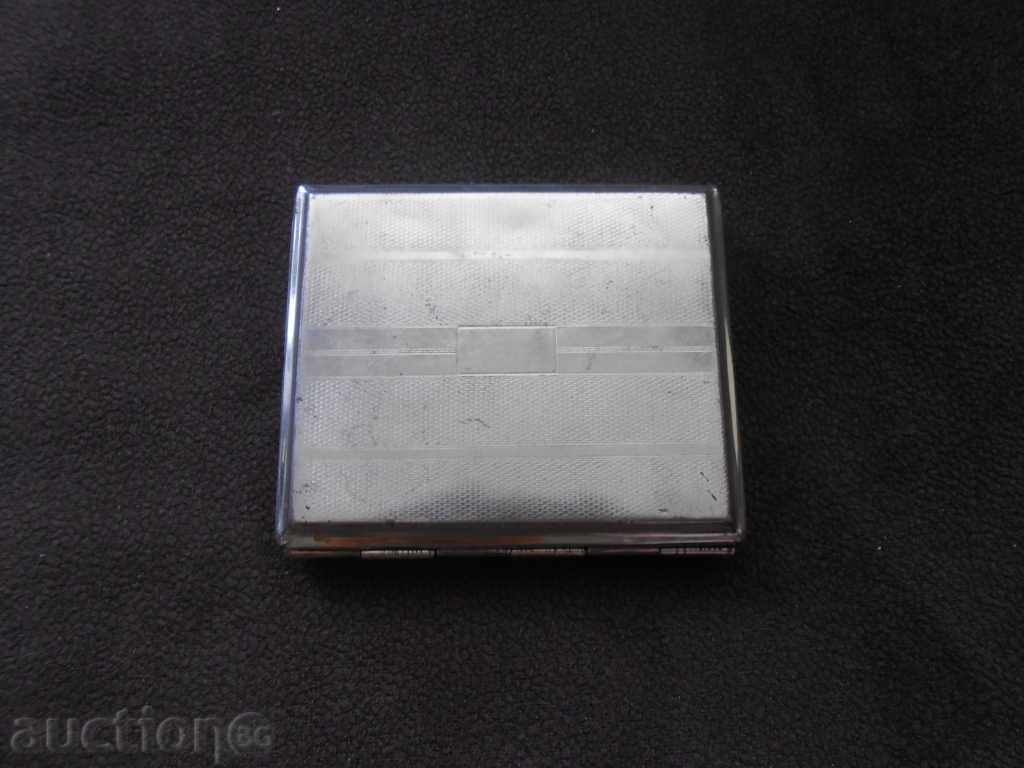 Auction  STAR METAL TABAKER!