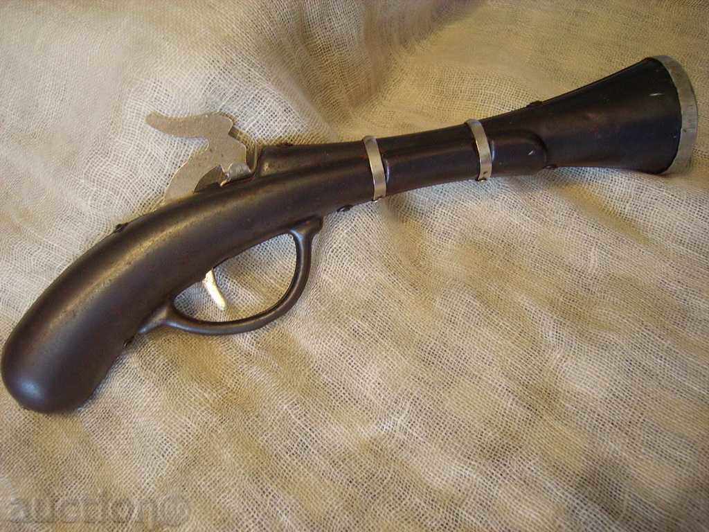 Delivery of Piston thrombone-old toy Delivery of Piston thrombone-old toy