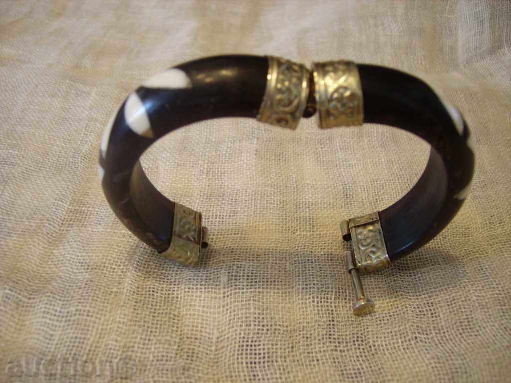 Licitație materiale exotice brățară antic