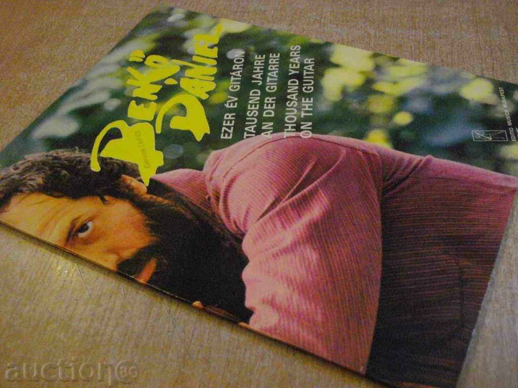 The book "EZER ÉV GITÁRON-Két gitárra - BENKÖ DÁNIEL" - 20 p. - 7 The book "EZER ÉV GITÁRON-Két gitárra - BENKÖ DÁNIEL" - 20 p. - 7