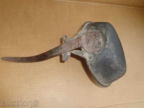 An old copper pan, a baker, a tray, a copper pot, a household pot - 6