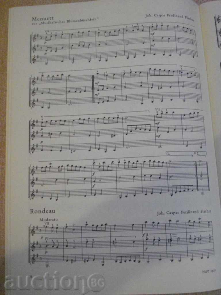 Delivery of Book "Musik für drei Gitarren-Heft I-Renate Große" -58 p. Delivery of Book "Musik für drei Gitarren-Heft I-Renate Große" -58 p.