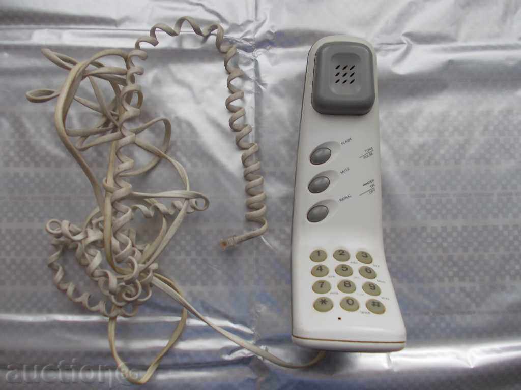 Unul dintre primul telefon „modern“ după 1989.