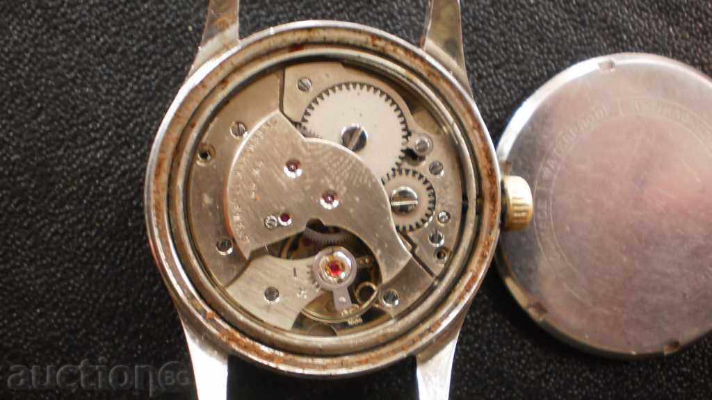 Delivery of !!! RR !!! LUZ GENEVE CLOCK - RED - WORK Delivery of !!! RR !!! LUZ GENEVE CLOCK - RED - WORK