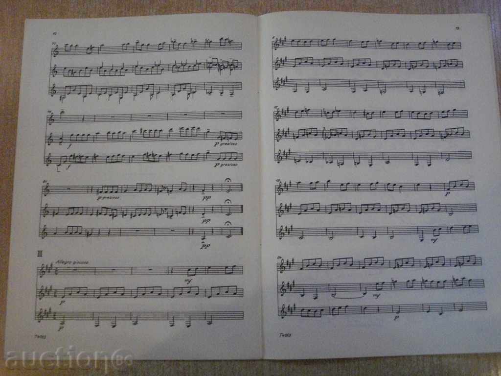 "Concertino für drei Gitarren-Siegfried Müller" -44p. - 5 "Concertino für drei Gitarren-Siegfried Müller" -44p. - 5