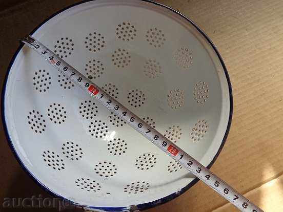 Παράδοση Παλιά εμαγιέ σουρωτήρι, ένα δοχείο με σμάλτο πρώιμων σοσιαλιστικών ΖΗΤΗΜΑ Παράδοση Παλιά εμαγιέ σουρωτήρι, ένα δοχείο με σμάλτο πρώιμων σοσιαλιστικών ΖΗΤΗΜΑ