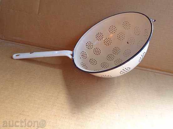 Παλιά εμαγιέ σουρωτήρι, ένα δοχείο με σμάλτο πρώιμων σοσιαλιστικών ΖΗΤΗΜΑ - 6 Παλιά εμαγιέ σουρωτήρι, ένα δοχείο με σμάλτο πρώιμων σοσιαλιστικών ΖΗΤΗΜΑ - 6