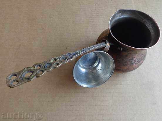 Auction Copper wrought iron, copper pot, baker cup of coffee Auction Copper wrought iron, copper pot, baker cup of coffee