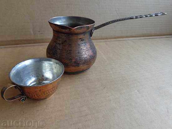 Delivery of Copper wrought iron, copper pot, baker cup of coffee Delivery of Copper wrought iron, copper pot, baker cup of coffee
