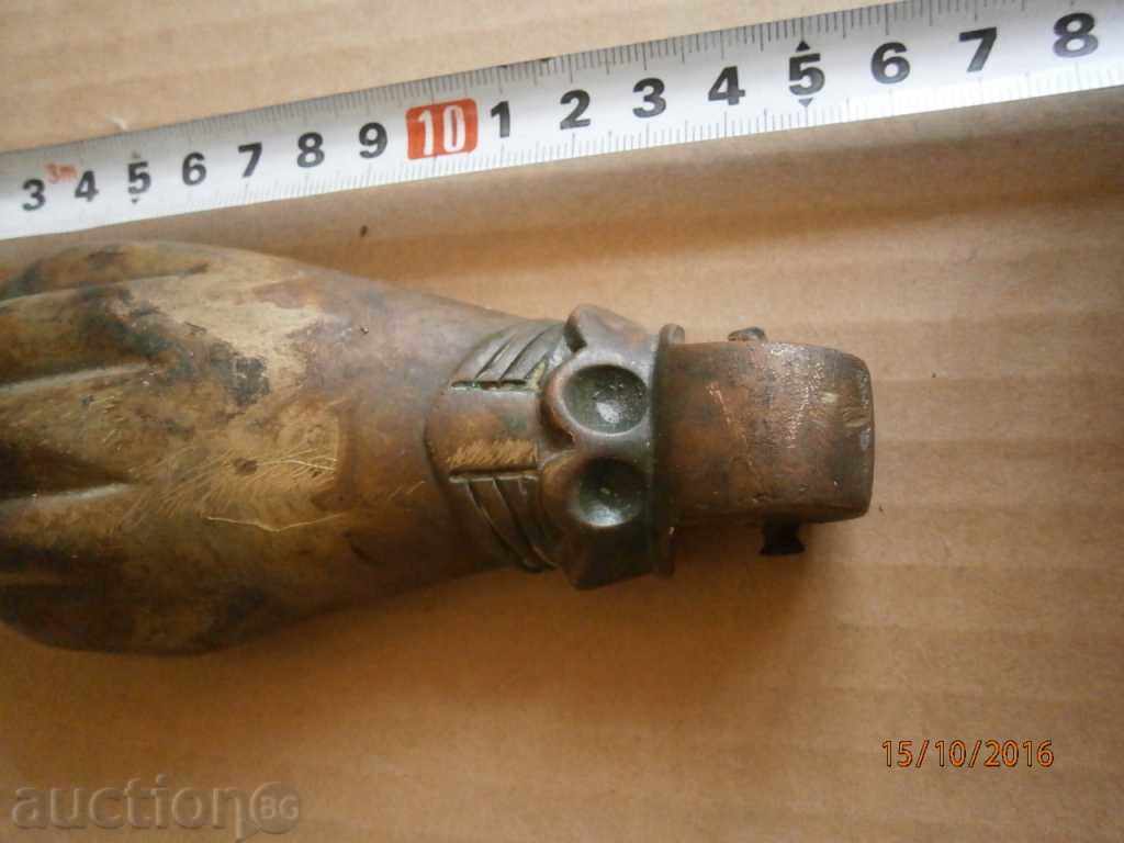 an antique bronze latch for the neck - 7 an antique bronze latch for the neck - 7