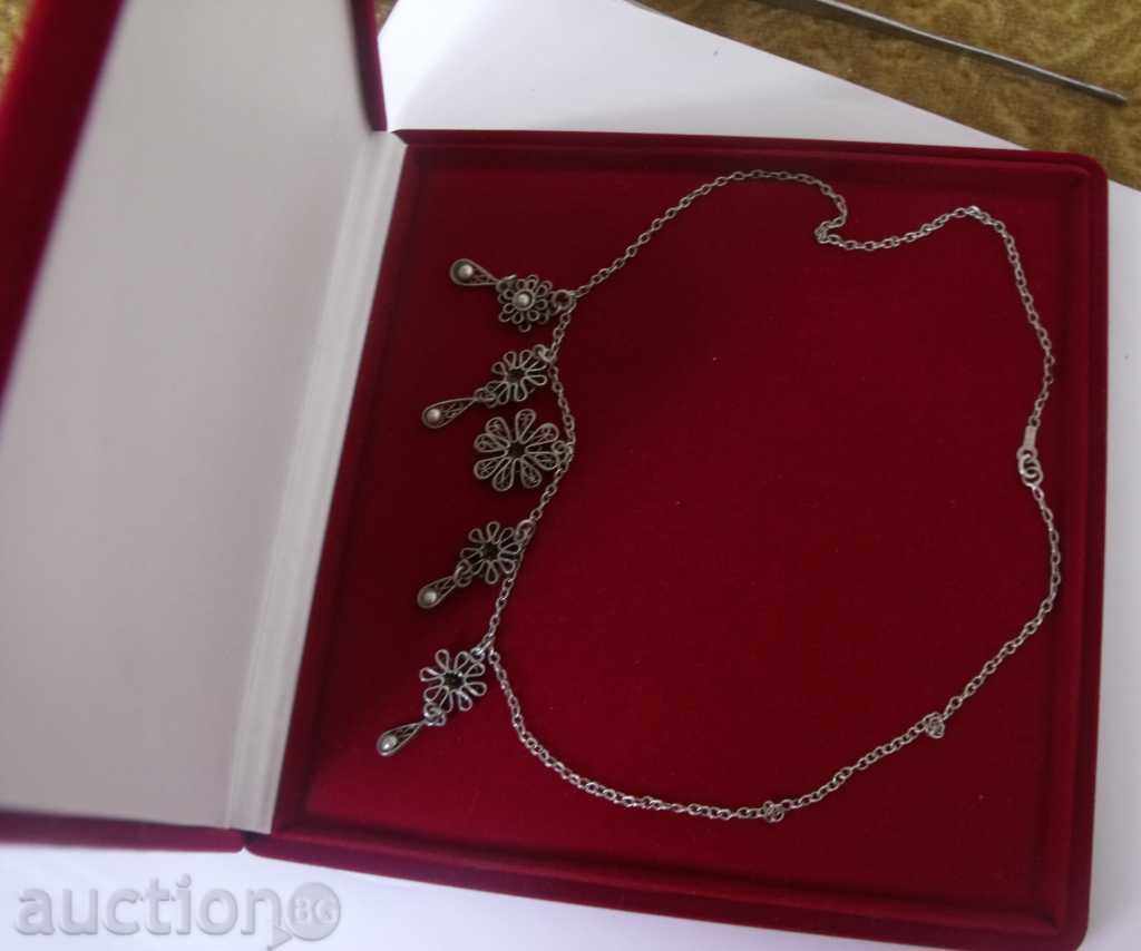 SILVER sindzhircheto filigram CU BOX cu preț 99.99 BGN | € 51.12 SILVER sindzhircheto filigram CU BOX cu preț 99.99 BGN | € 51.12