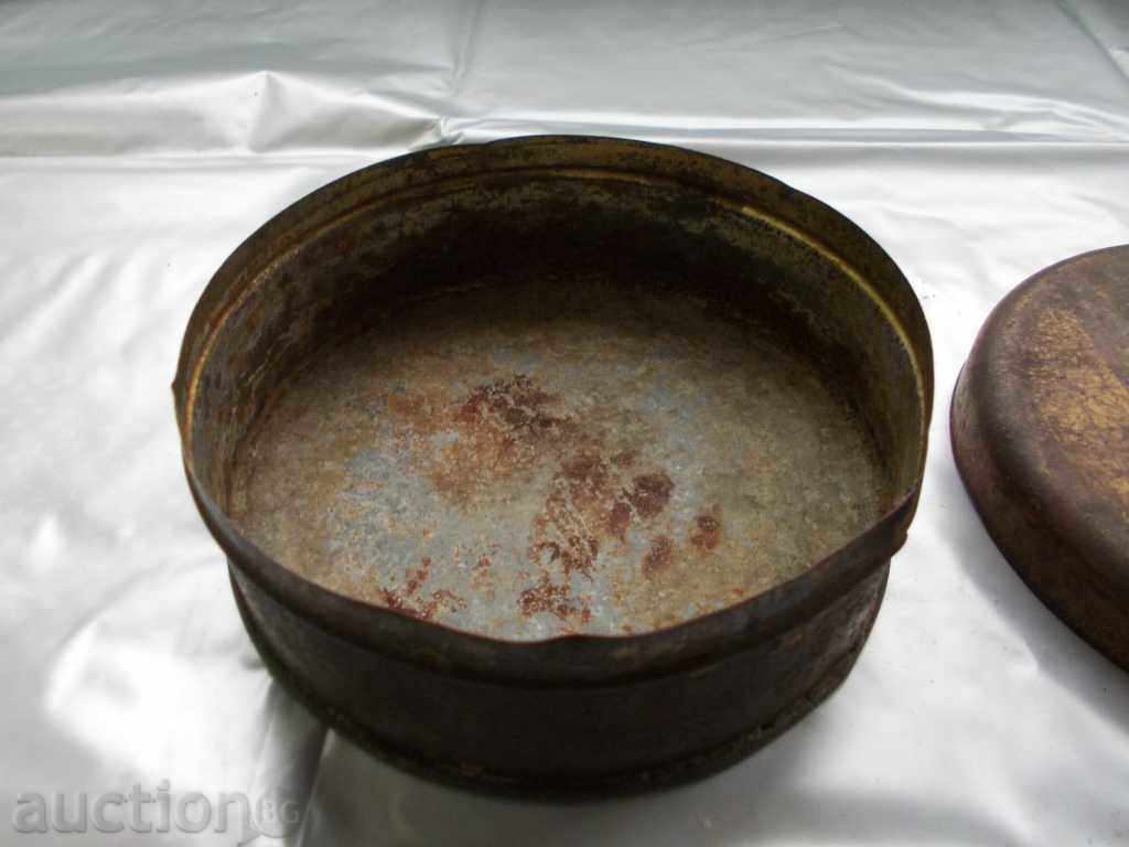 Delivery of STARA METAL BOX OF GERMAN BONBONS (before 1944) Delivery of STARA METAL BOX OF GERMAN BONBONS (before 1944)