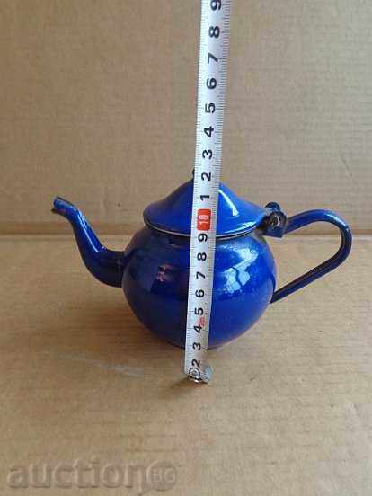 Auction Enamelled pot, kettle, ketchup, kettle, wounded sod Auction Enamelled pot, kettle, ketchup, kettle, wounded sod