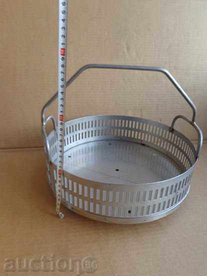 Δημοπρασία Μασίφ καλάθι από ανοξείδωτο ατσάλι από χρώμιο-νικέλιο Δημοπρασία Μασίφ καλάθι από ανοξείδωτο ατσάλι από χρώμιο-νικέλιο