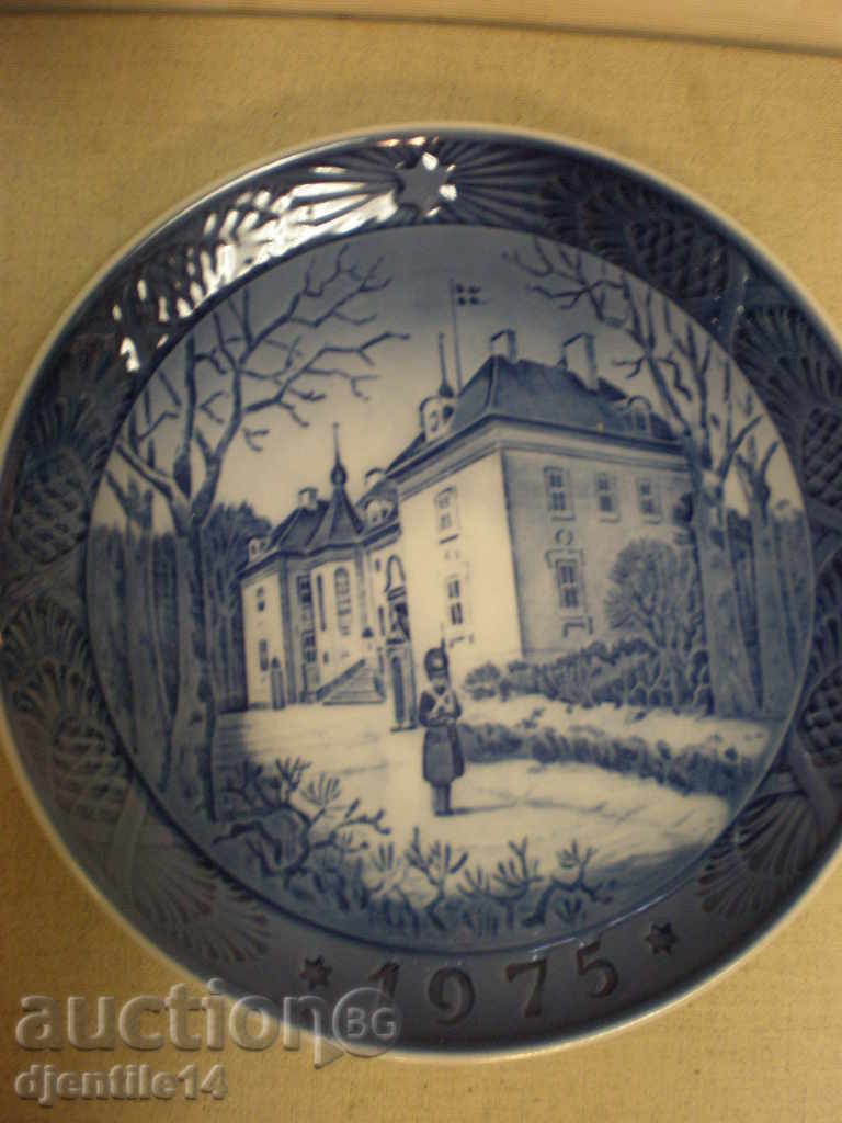 Porcelain plate. 1975 Porcelain plate. 1975