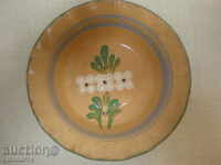Πιάτα κεραμικά ζωγραφισμένα από την δεκαετία του '30