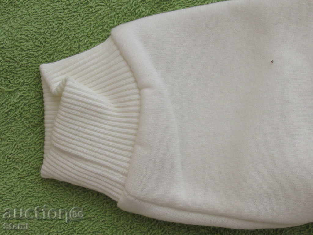 Доставка на Бял детски блузон с бродерия за момиче размер 116, нов Доставка на Бял детски блузон с бродерия за момиче размер 116, нов