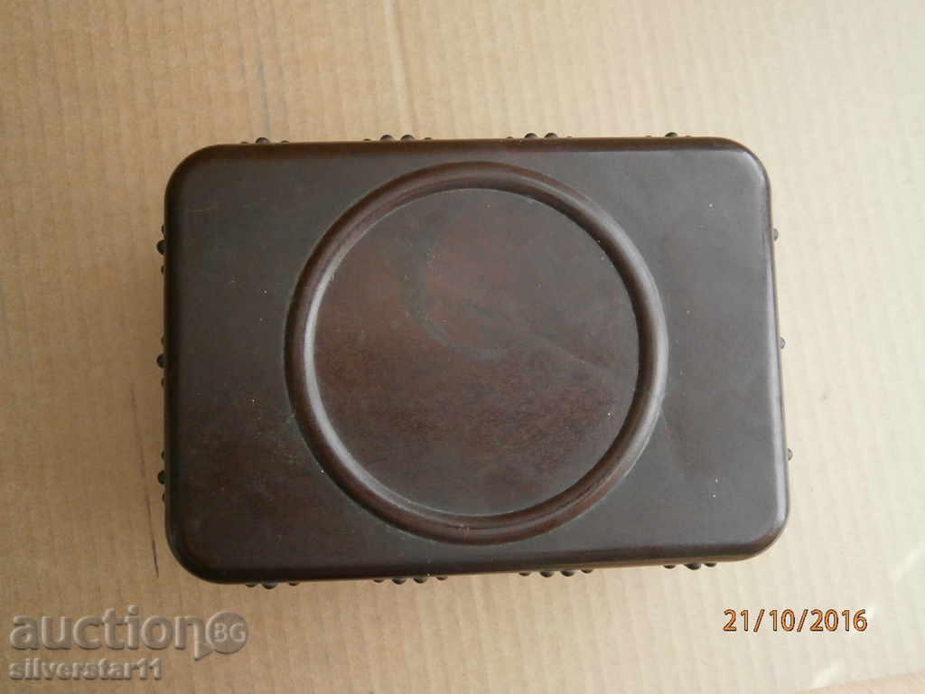 Auction old bakelite box Auction old bakelite box