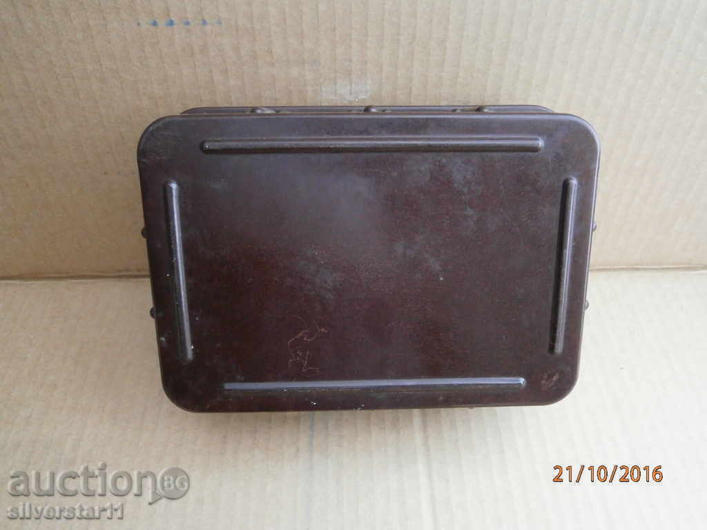 Delivery of old bakelite box Delivery of old bakelite box