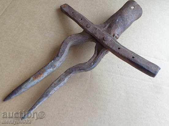 Licitație Dvuzabets vila forjat din fier forjat a doua jumătate a 19-lea în Licitație Dvuzabets vila forjat din fier forjat a doua jumătate a 19-lea în