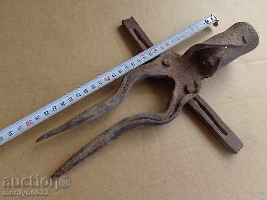 Livrarea Dvuzabets vila forjat din fier forjat a doua jumătate a 19-lea în Livrarea Dvuzabets vila forjat din fier forjat a doua jumătate a 19-lea în