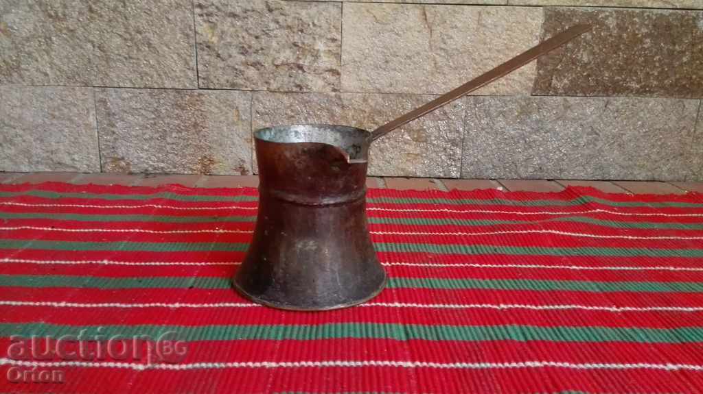 Παλιά σφυρήλατο κατσαρόλα χαλκού με τιμή 15.00 BGN | € 7.67 Παλιά σφυρήλατο κατσαρόλα χαλκού με τιμή 15.00 BGN | € 7.67