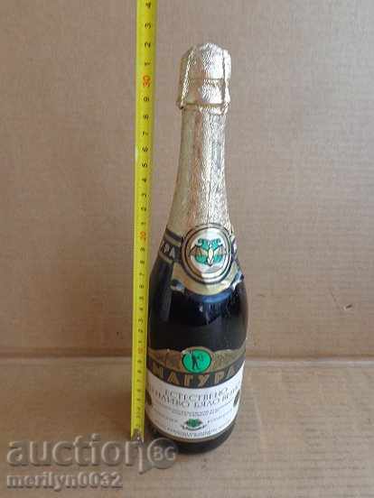 Bottle of white sparkling wine "Magura" Champagne UNREASED - 5 Bottle of white sparkling wine "Magura" Champagne UNREASED - 5
