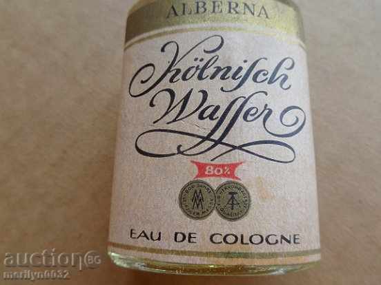 Ένα μπουκάλι κολόνια από τη Λαϊκή Δημοκρατία της Γερμανίας, μπουκάλι, μπουκάλι άρωμα με τιμή 59.00 BGN | € 30.17 Ένα μπουκάλι κολόνια από τη Λαϊκή Δημοκρατία της Γερμανίας, μπουκάλι, μπουκάλι άρωμα με τιμή 59.00 BGN | € 30.17