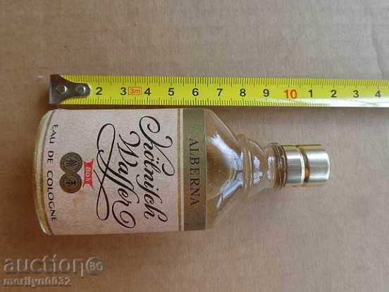 Δημοπρασία Ένα μπουκάλι κολόνια από τη Λαϊκή Δημοκρατία της Γερμανίας, μπουκάλι, μπουκάλι άρωμα Δημοπρασία Ένα μπουκάλι κολόνια από τη Λαϊκή Δημοκρατία της Γερμανίας, μπουκάλι, μπουκάλι άρωμα