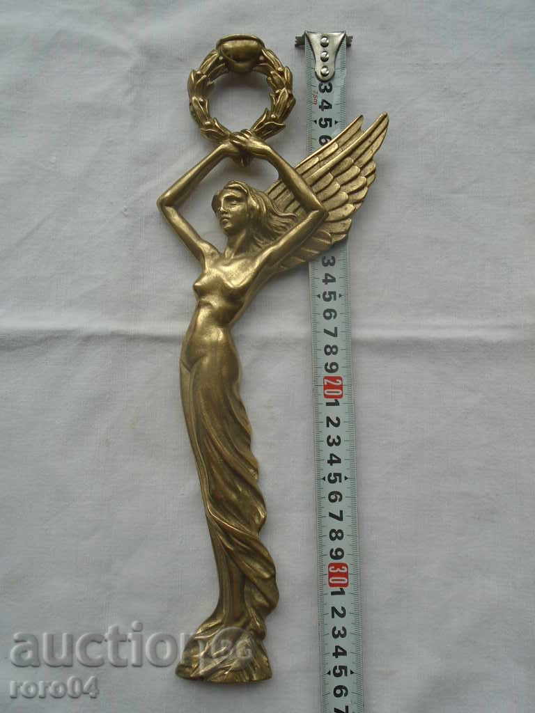 Licitație sculptura din bronz masiv „Femeie Nud“ cu lipsă