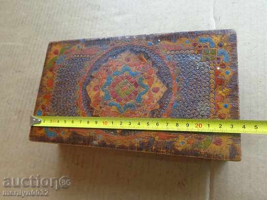 Delivery of An old pyrographic wooden box hand-painted Delivery of An old pyrographic wooden box hand-painted