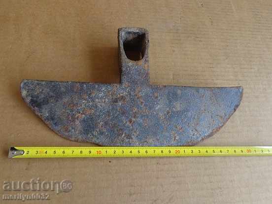 Old pick, wrought iron, instrument, instrument with price 35.00 BGN | € 17.90 Old pick, wrought iron, instrument, instrument with price 35.00 BGN | € 17.90